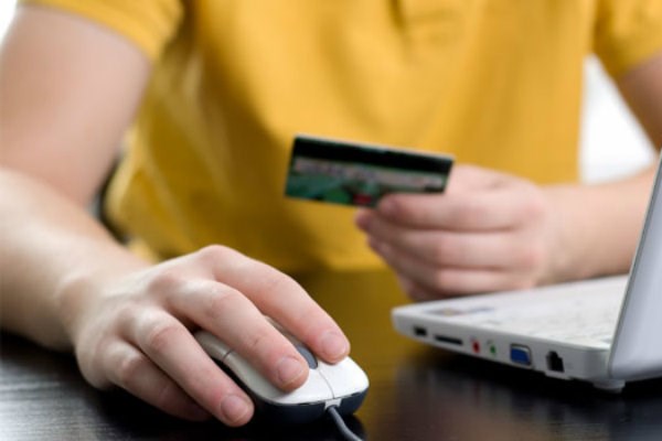 Period before Black Friday sees online sales slump!