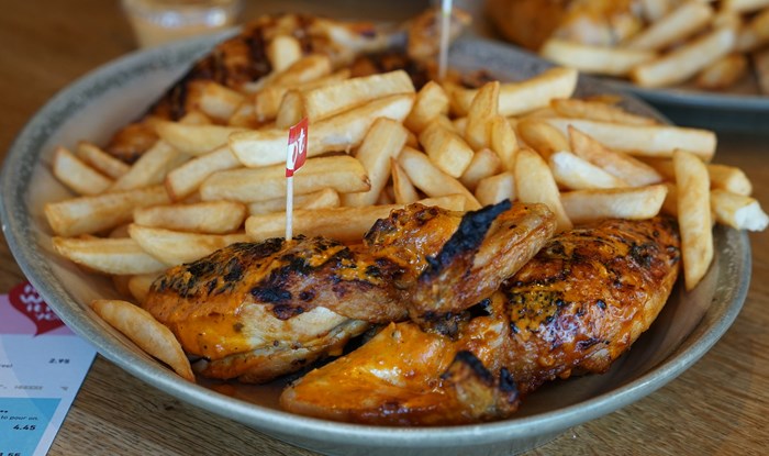 Glasgow Nandos praised for giving homless man a meal 